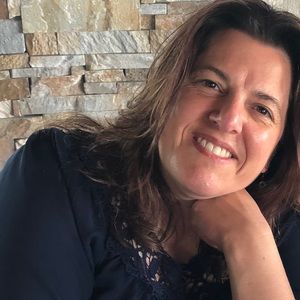 Meet your Posher, Leslie